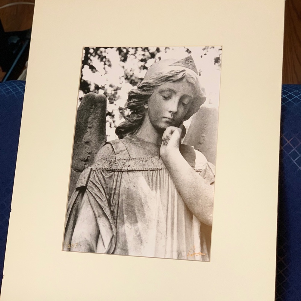 Angel statue photograph